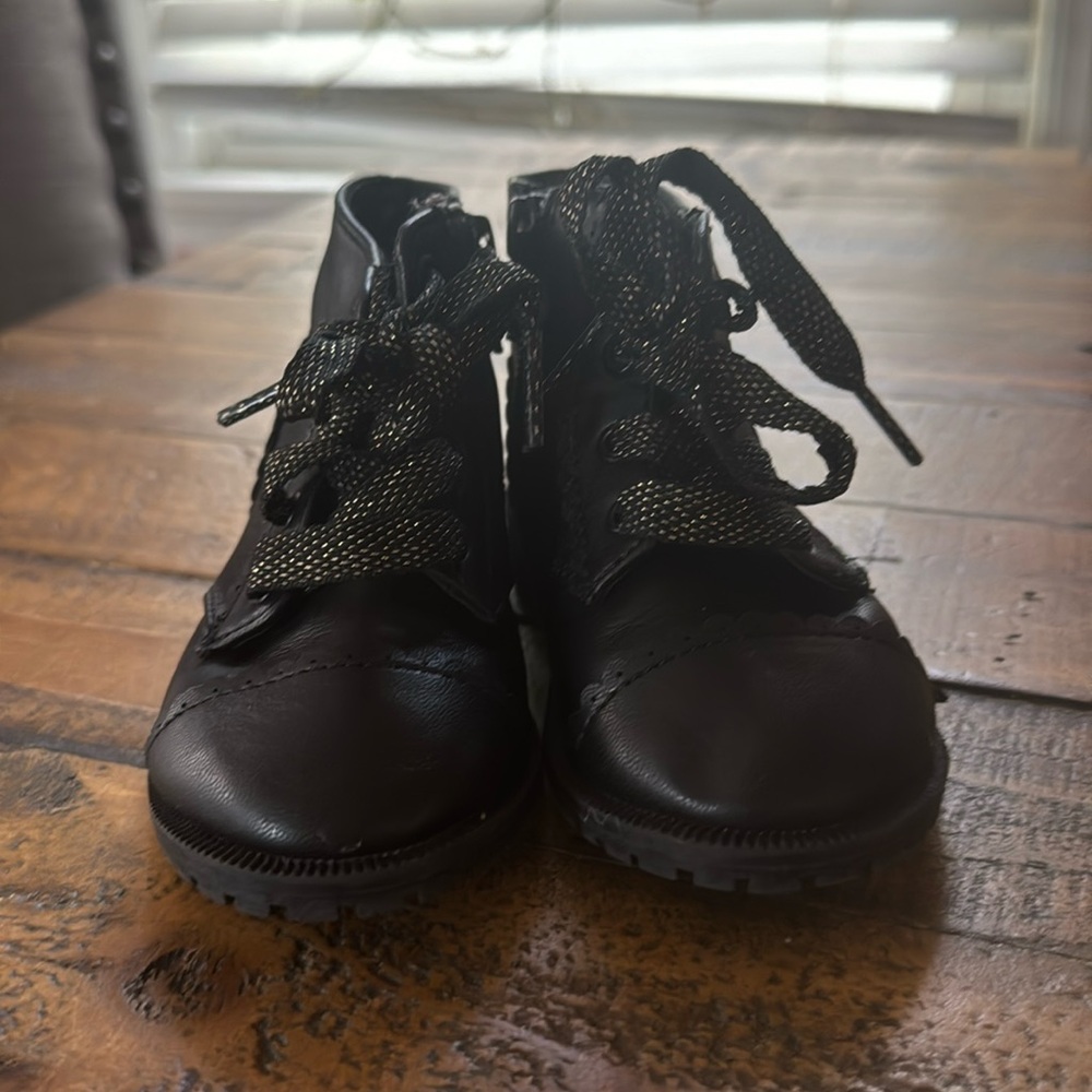 Gap toddler, girls combat boot size 6